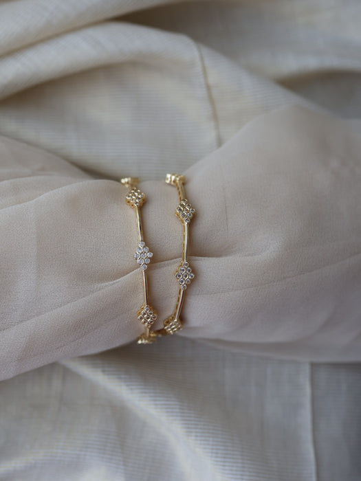 Heritage gold plated white stone bangle (1 set  of 2 bangles) HB7882