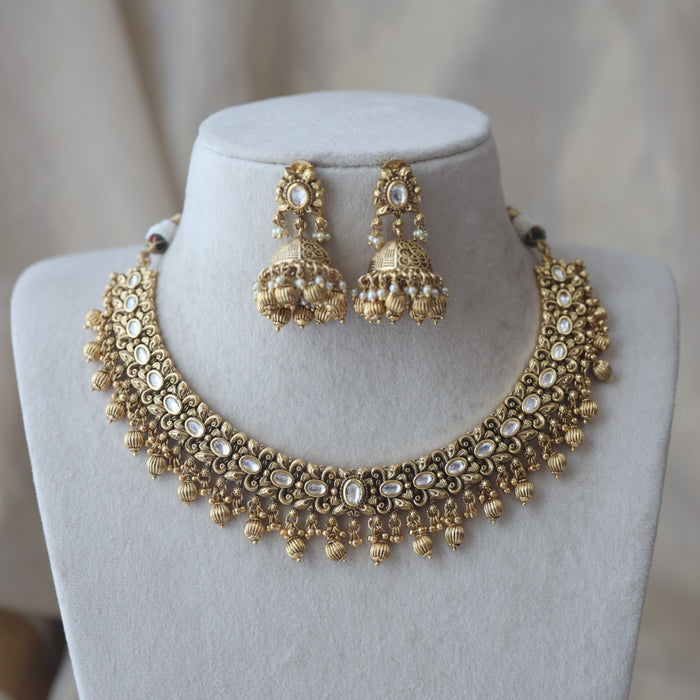 Antique gold and pearl short necklace with earrings G16123