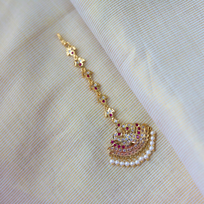 Heritage gold plated ruby and white stone tikka TH6443