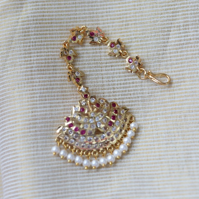 Heritage gold plated ruby and white stone tikka TH6443