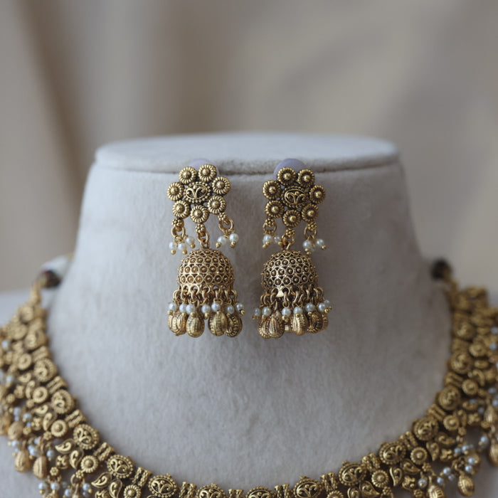 Antique gold and pearl short necklace with earrings G16384