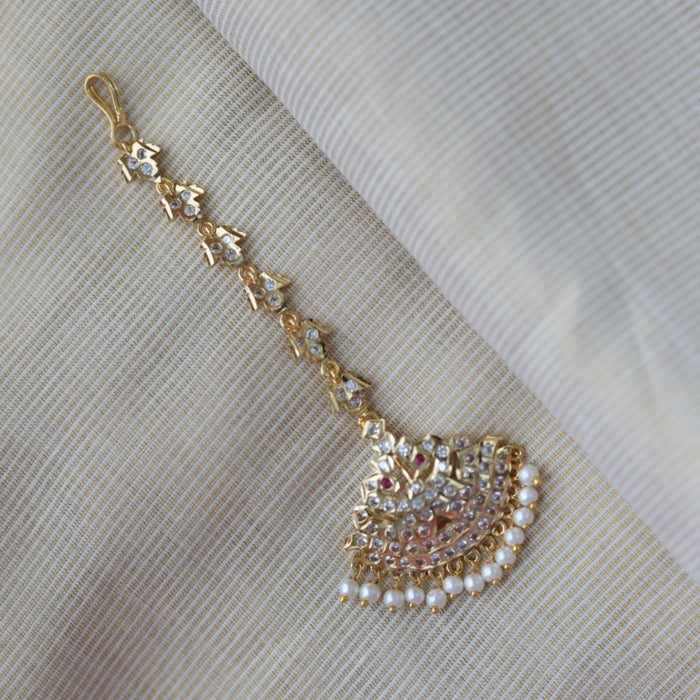 Heritage gold plated white stone tikka HT3422