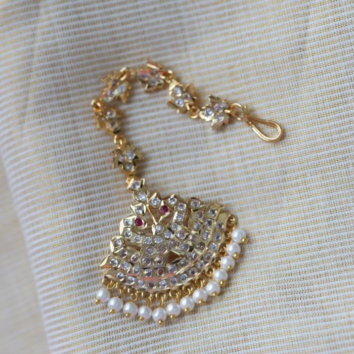 Heritage gold plated white stone tikka HT3422