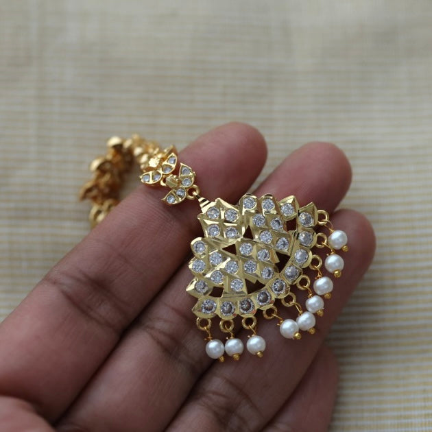 Heritage gold plated white stone tikka HT5049