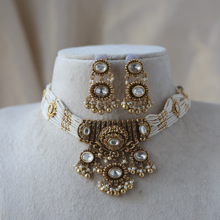Antique gold choker necklace and earrings G18893