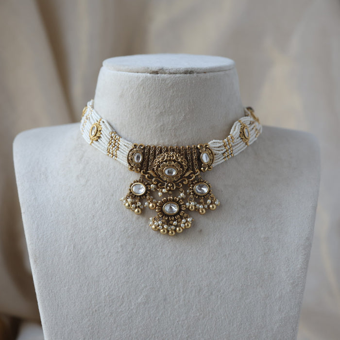 Antique gold choker necklace and earrings G18893