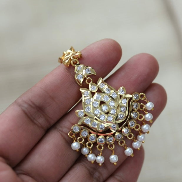 Heritage gold plated white stone tikka HT3399