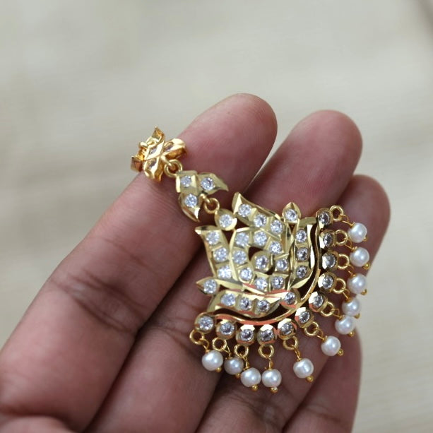 Heritage gold plated white stone tikka HT3399