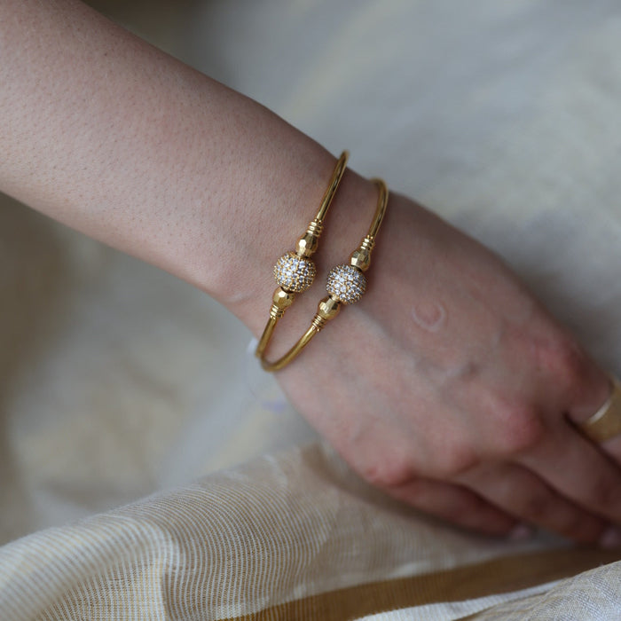 Heritage gold plated white stone bangle (1 set  of 2 bangles) HB206