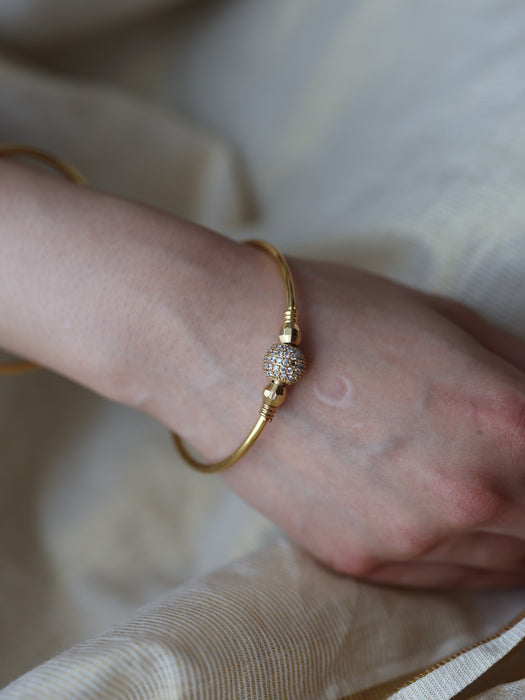 Heritage gold plated white stone bangle (1 set  of 2 bangles) HB206