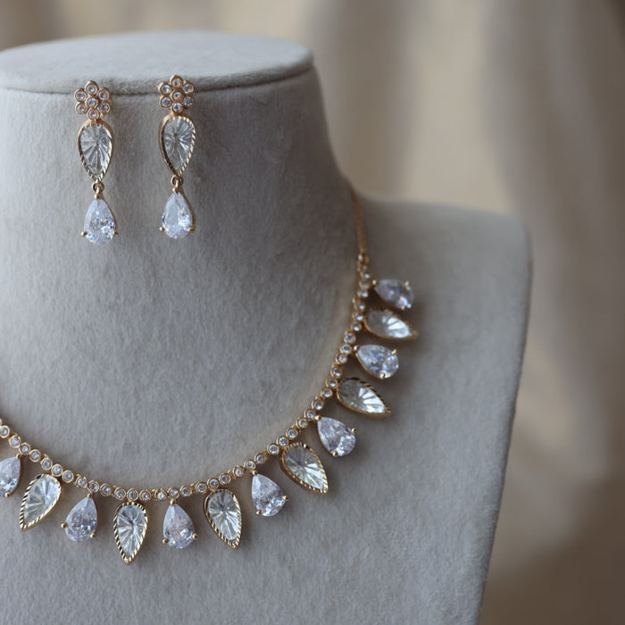 Kundan white stone short necklace with earrings MS1112