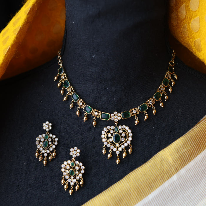 Antique green stone short necklace and earrings SS12334