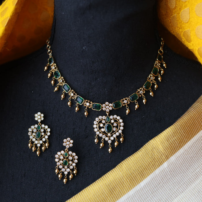 Antique green stone short necklace and earrings SS12334