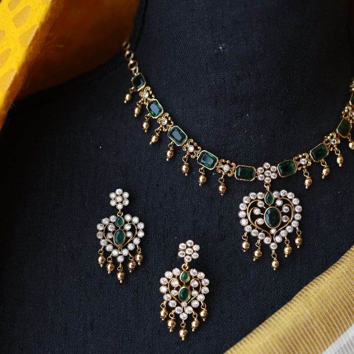 Antique green stone short necklace and earrings SS12334