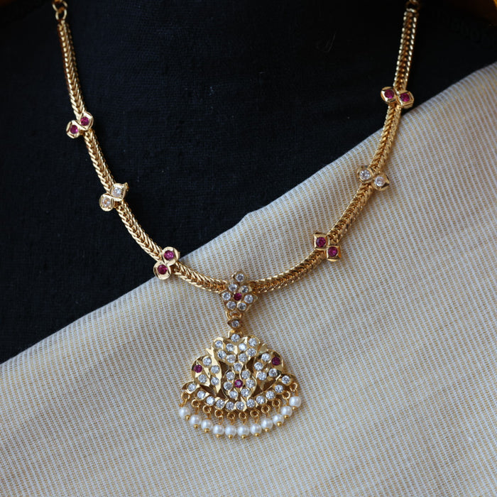 Heritage gold plated ruby white stone short necklace H3567