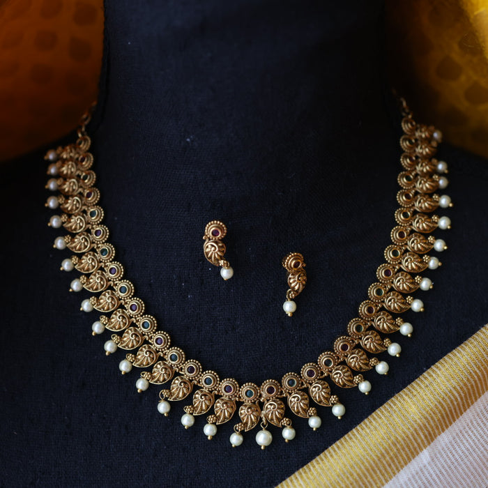 Antique gold and pearl short necklace and earrings SS108201