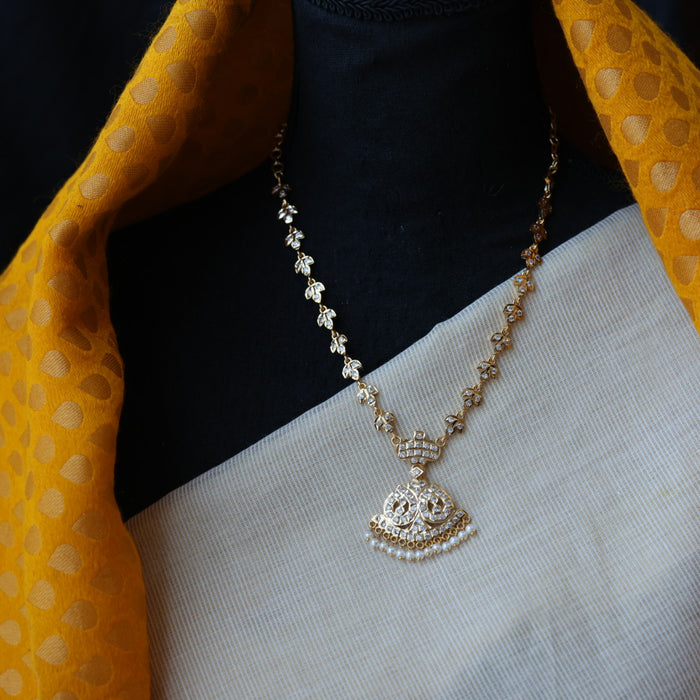 Heritage gold plated white stone short necklace H5178