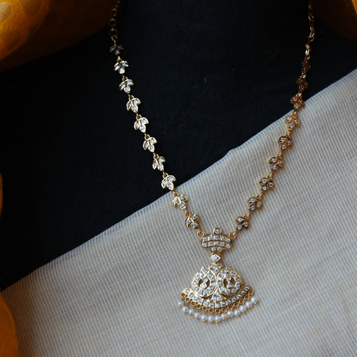 Heritage gold plated white stone short necklace H5178