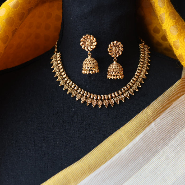 Antique gold short necklace and earrings G20433