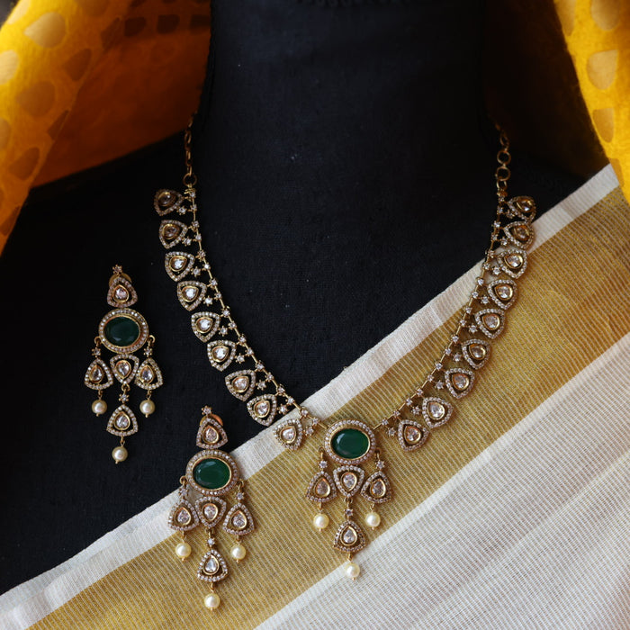 Antique green stone short necklace and earrings SS10322