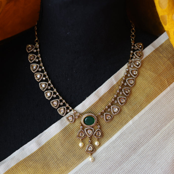 Antique green stone short necklace and earrings SS10322