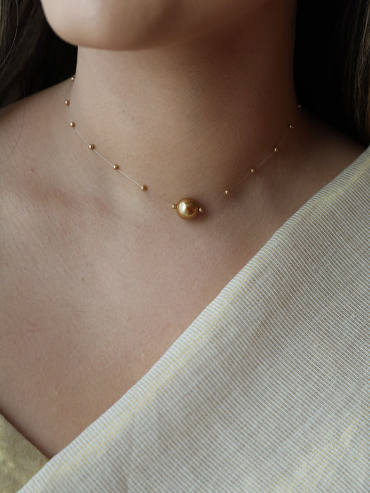 Invisible cream pearl layer short necklace IN722