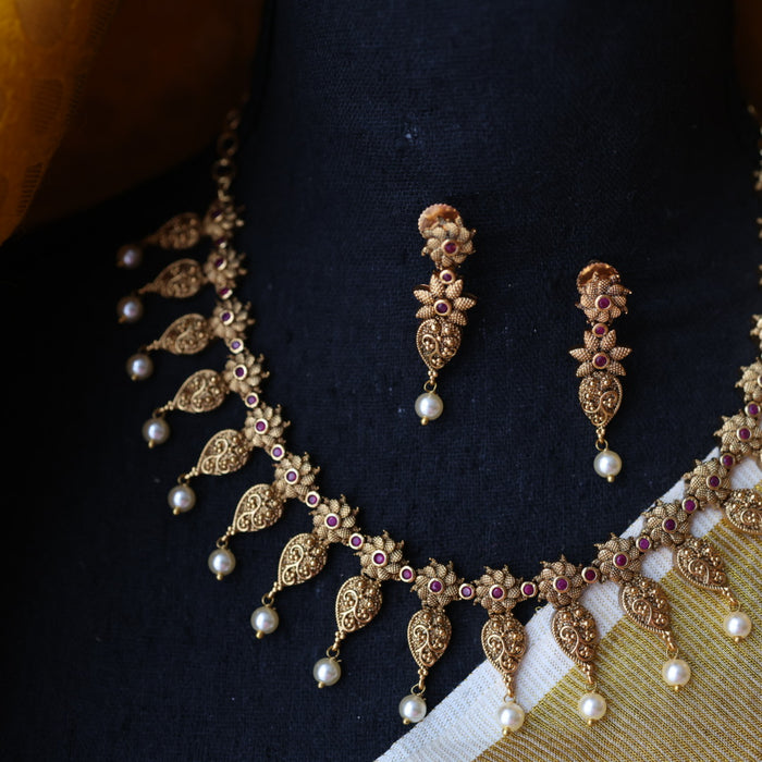 Antique gold and pearl short necklace and earrings SS10876