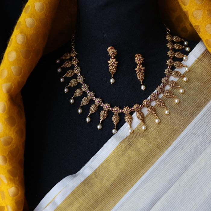 Antique gold and pearl short necklace and earrings SS10876