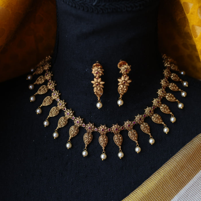 Antique gold and pearl short necklace and earrings SS10876