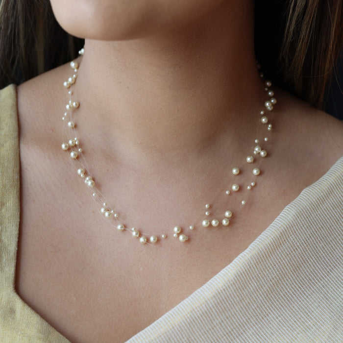 Invisible white pearl layer short necklace IN523