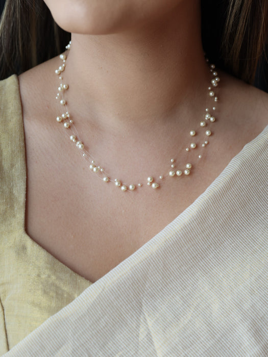 Invisible white pearl layer short necklace IN2380