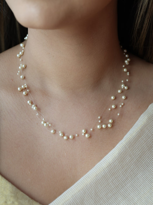 Invisible white pearl layer short necklace IN523