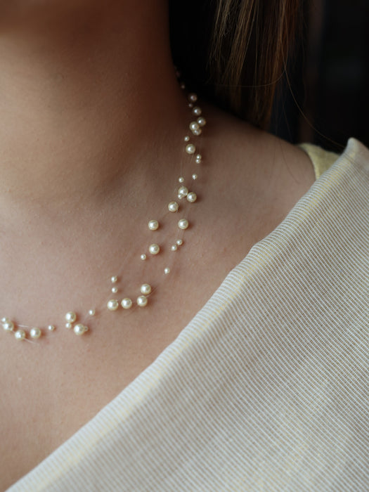 Invisible white pearl layer short necklace IN523