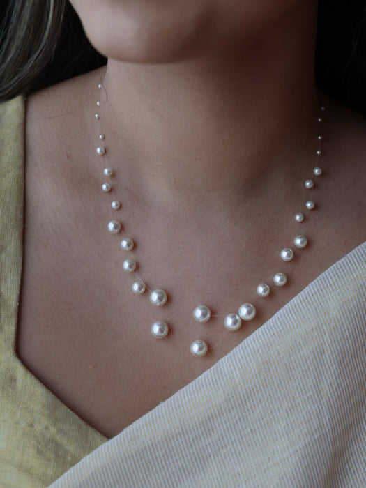 Invisible white pearl layer short necklace IN1905
