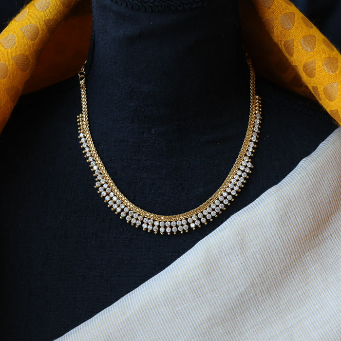 Heritage gold plated white stone short necklace H3891