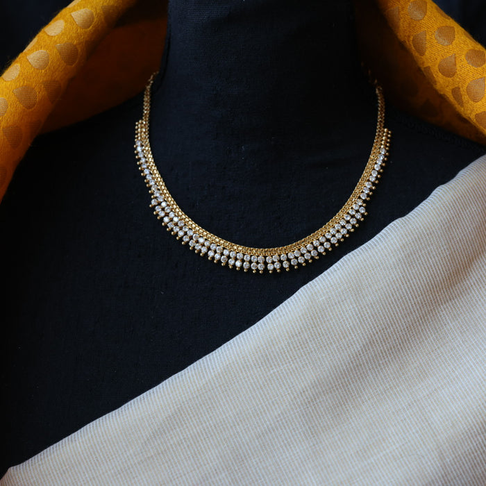 Heritage gold plated white stone short necklace H3891