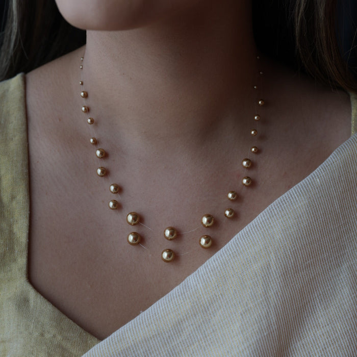 Invisible cream pearl layer short necklace IN1832