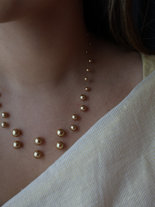 Invisible cream pearl layer short necklace IN1832