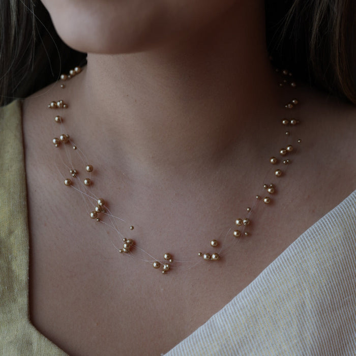 Invisible cream pearl layer short necklace IN1633