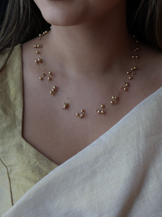 Invisible cream pearl layer short necklace IN1633