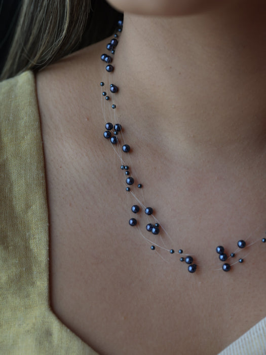 Invisible blue pearl layer short necklace IN1900