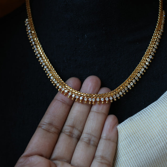 Heritage gold plated white stone short necklace H37