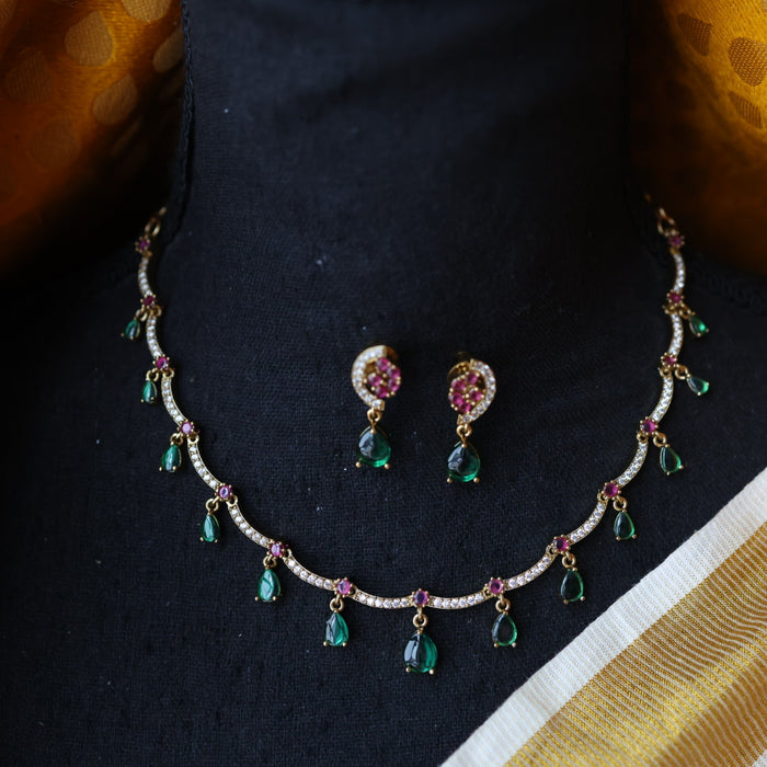 Antique green stone short necklace and earrings SS10153