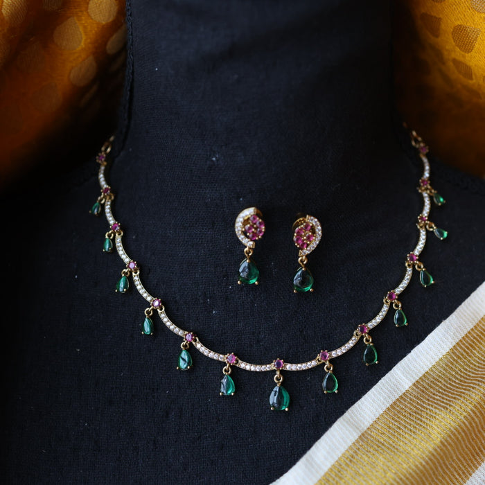 Antique green stone short necklace and earrings SS10153