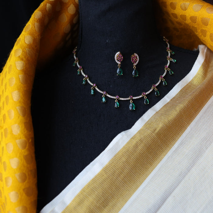 Antique green stone short necklace and earrings SS10153