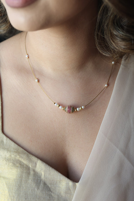 Heritage gold plated invisible necklace IN10109