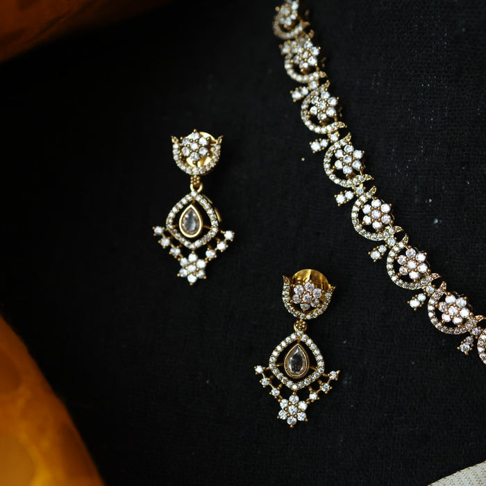 Antique white stone short necklace with earrings TTS423