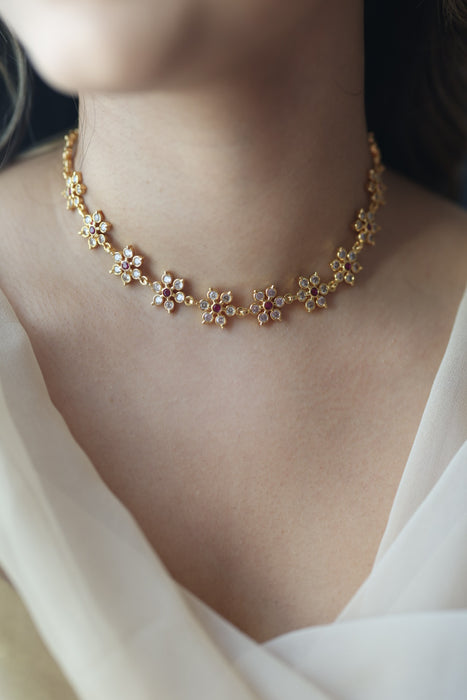 Heritage gold plated ruby white stone short necklace H1543