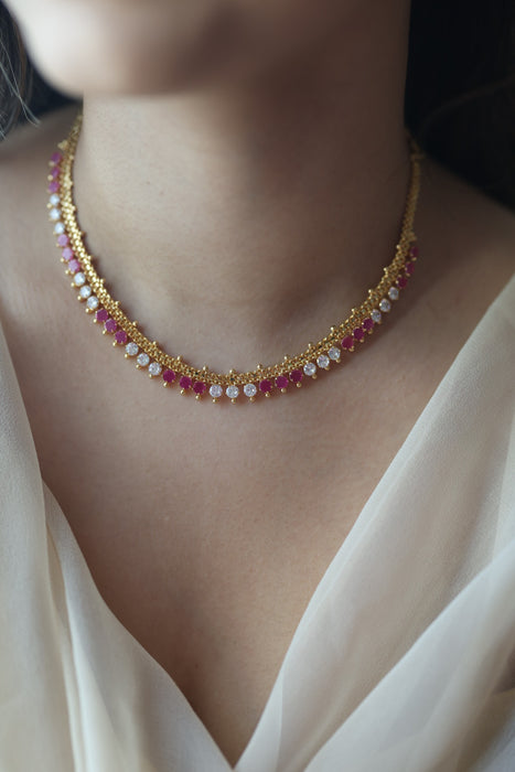 Heritage gold plated ruby white stone short necklace H532
