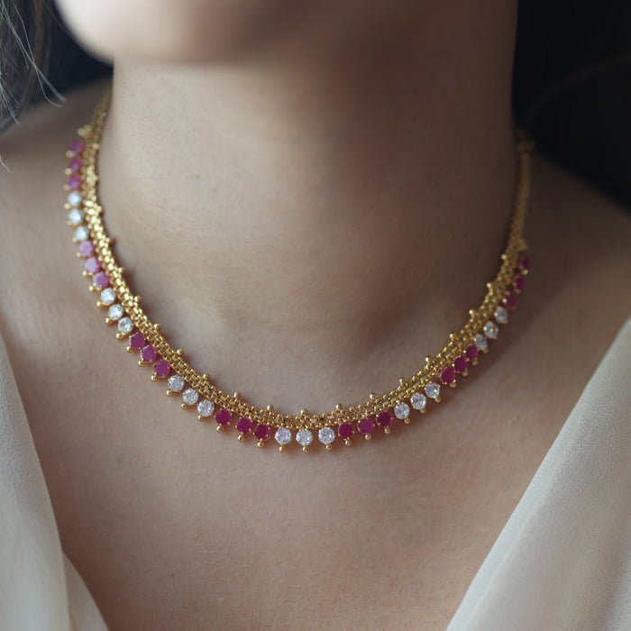Heritage gold plated ruby white stone short necklace H532